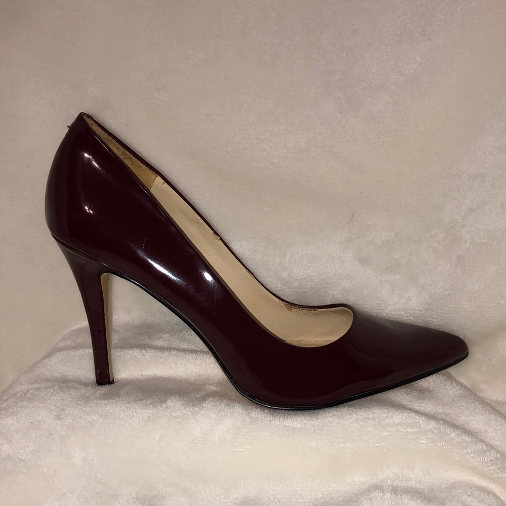 Nine West Burgundy Wine Patent Heels in Size 7. Very Good Condition.